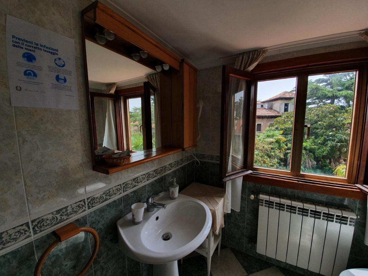 Villa Berghinz Венеция-Лидо Экстерьер фото